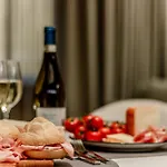 Realkasa Kairos Luxury Apartman Bologna